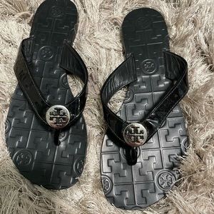Black Tory Burch Flip Flop’s. NBW